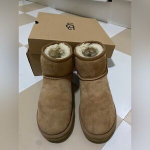UGG Chestnut Winter Boots